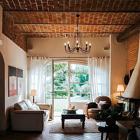 La Hotel Mombaruzzo