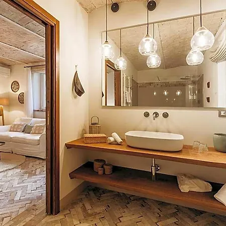La Hotel